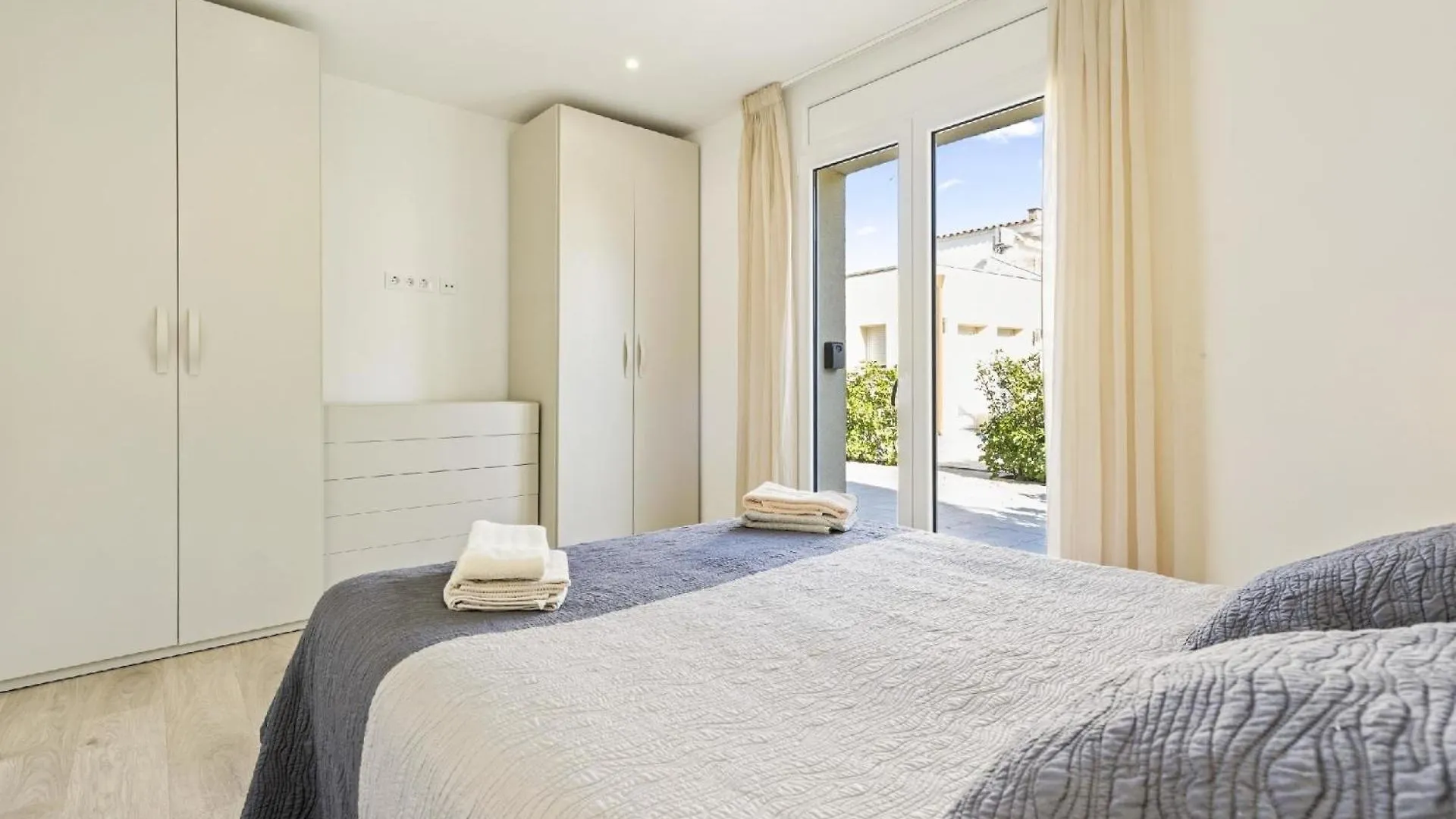 Ferienwohnung Fuer 4 Personen Ca 60 Qm In Empuriabrava, Costa Brava Golf De Roses